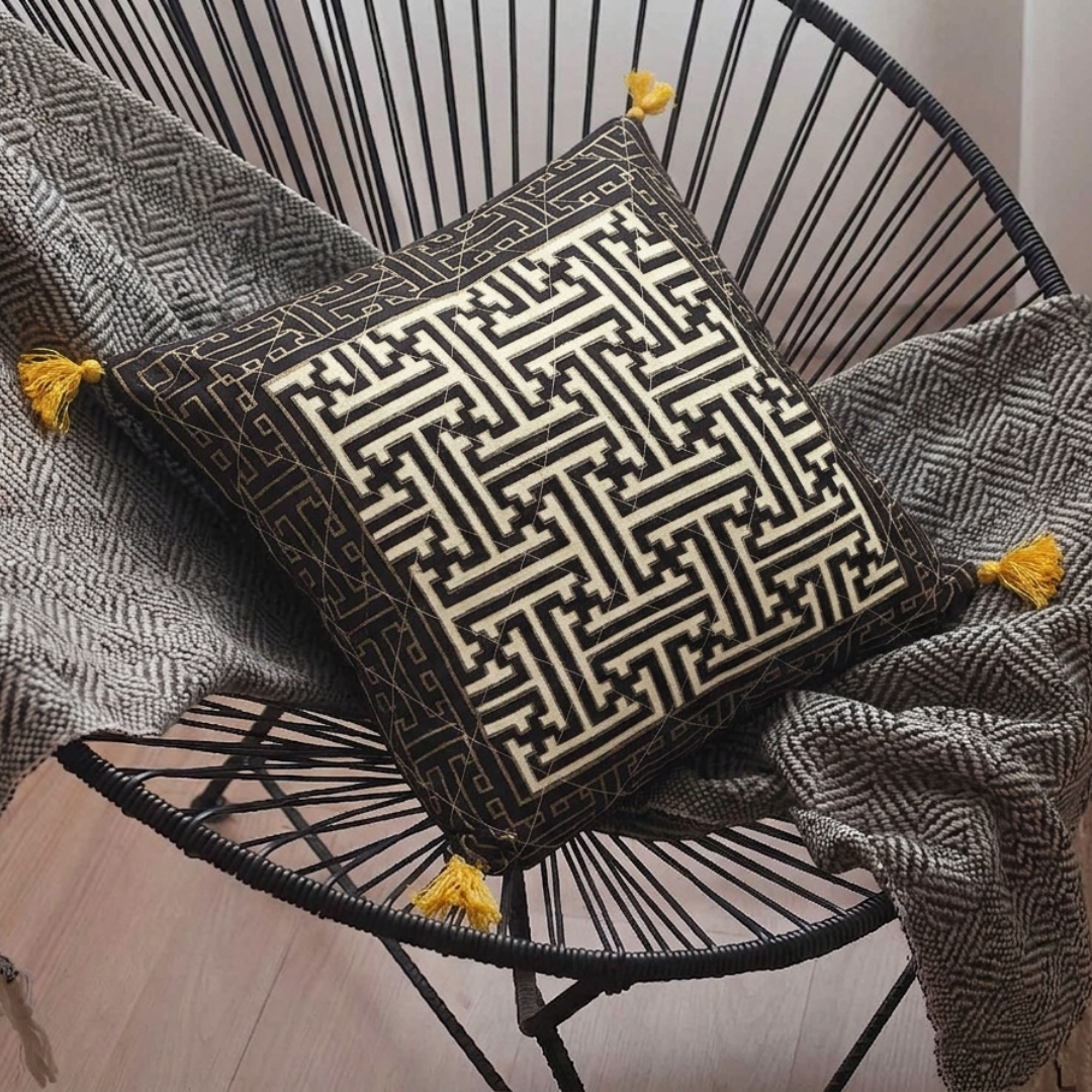 Cream Base Black Border Maze Design Cotton Cushion Cover