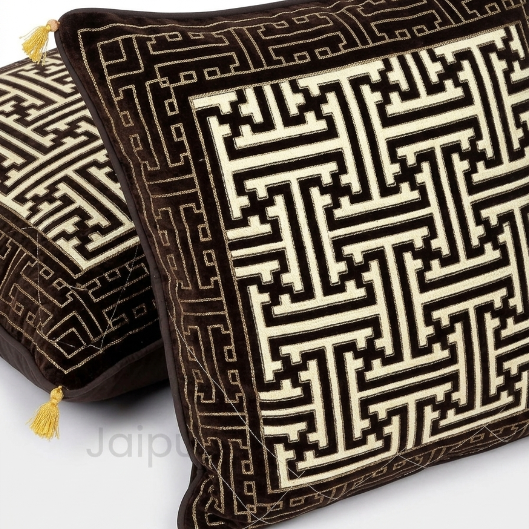 Cream Base Black Border Maze Design Cotton Cushion Cover