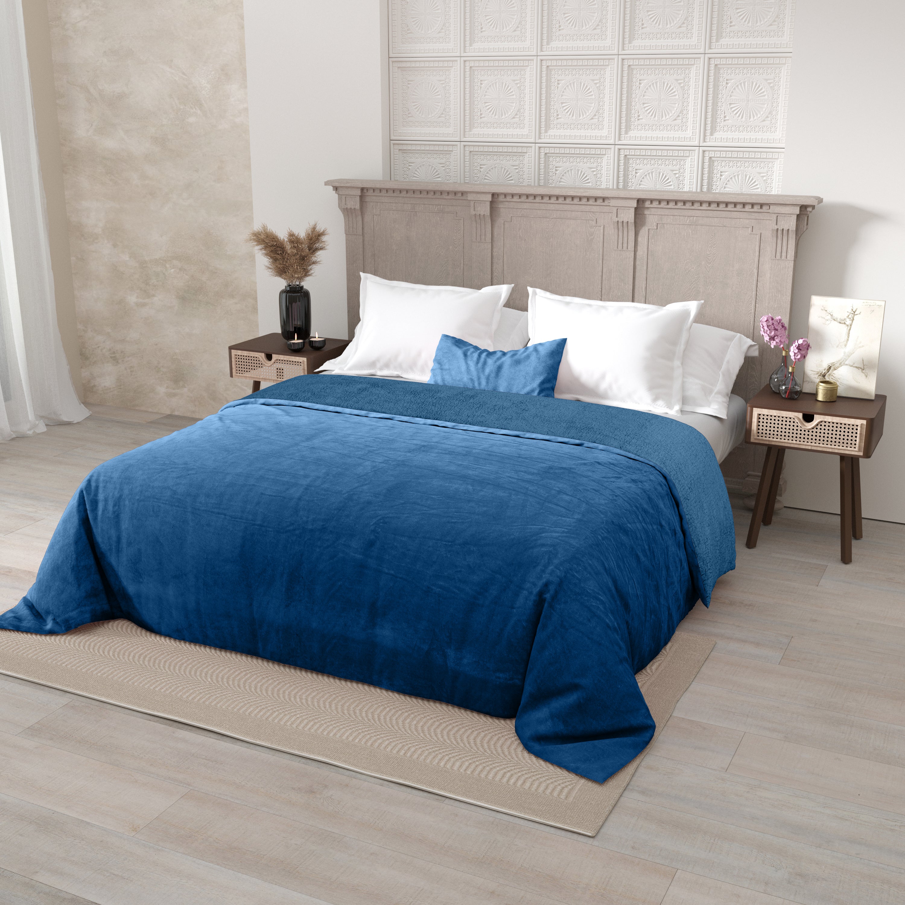 Velvet Plush Midnight Navy Double Bed Blanket layered with Ultra-Soft Sherpa Fabric