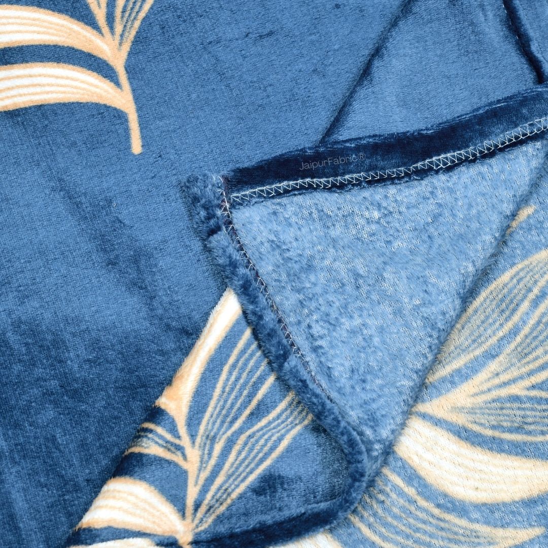 Elegant Feather Pattern Super Soft Velvet Double Bedsheet