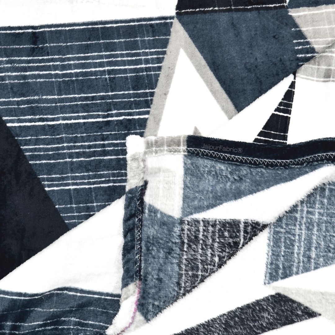 Geometric Black and White Super Soft Velvet Double Bedsheet