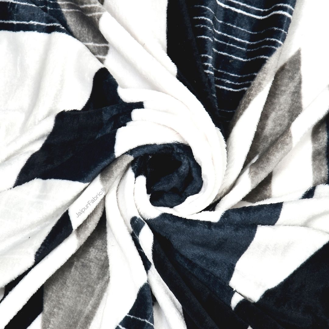 Geometric Black and White Super Soft Velvet Double Bedsheet