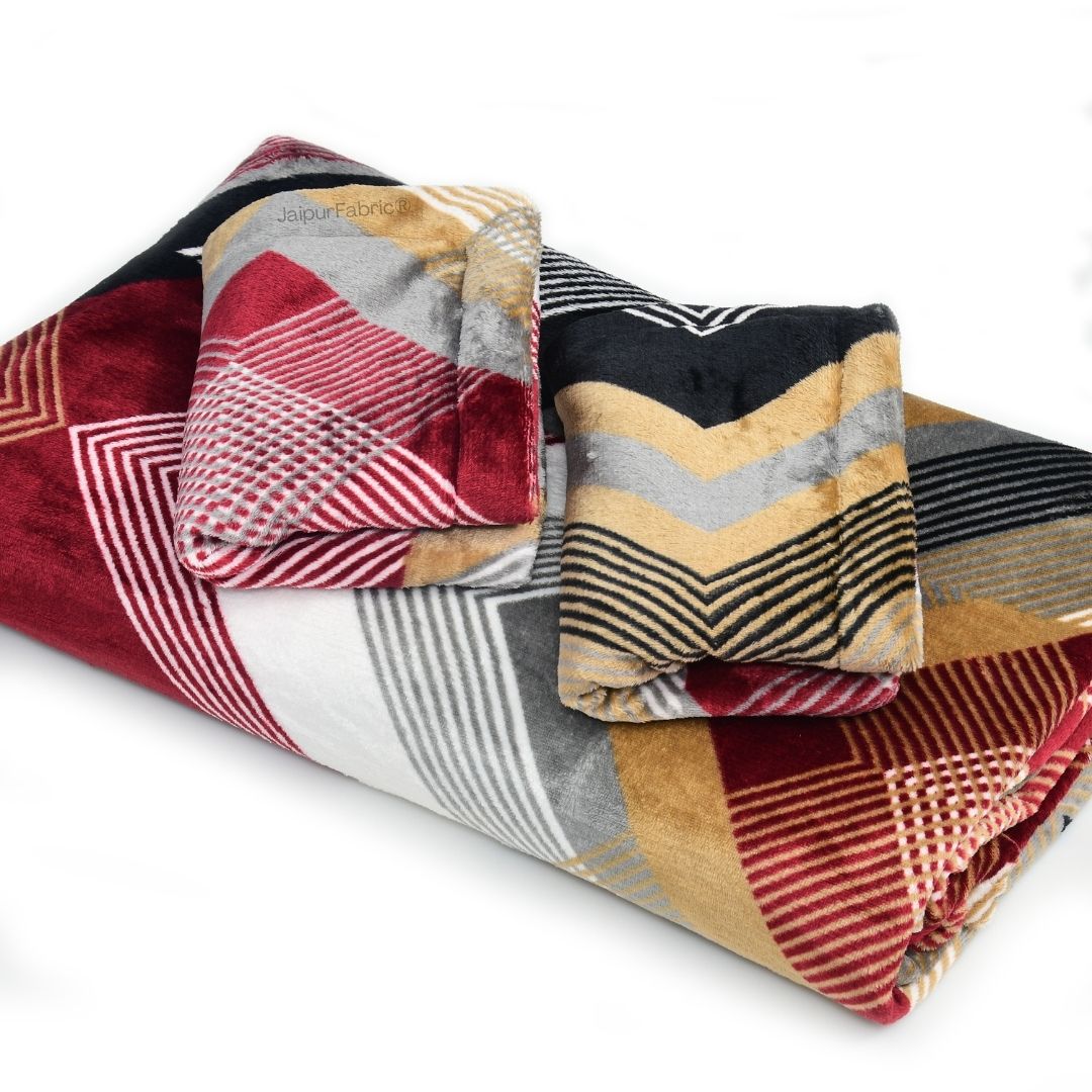 Zigzag Elegance Cozy Super Soft Velvet Double Bedsheet