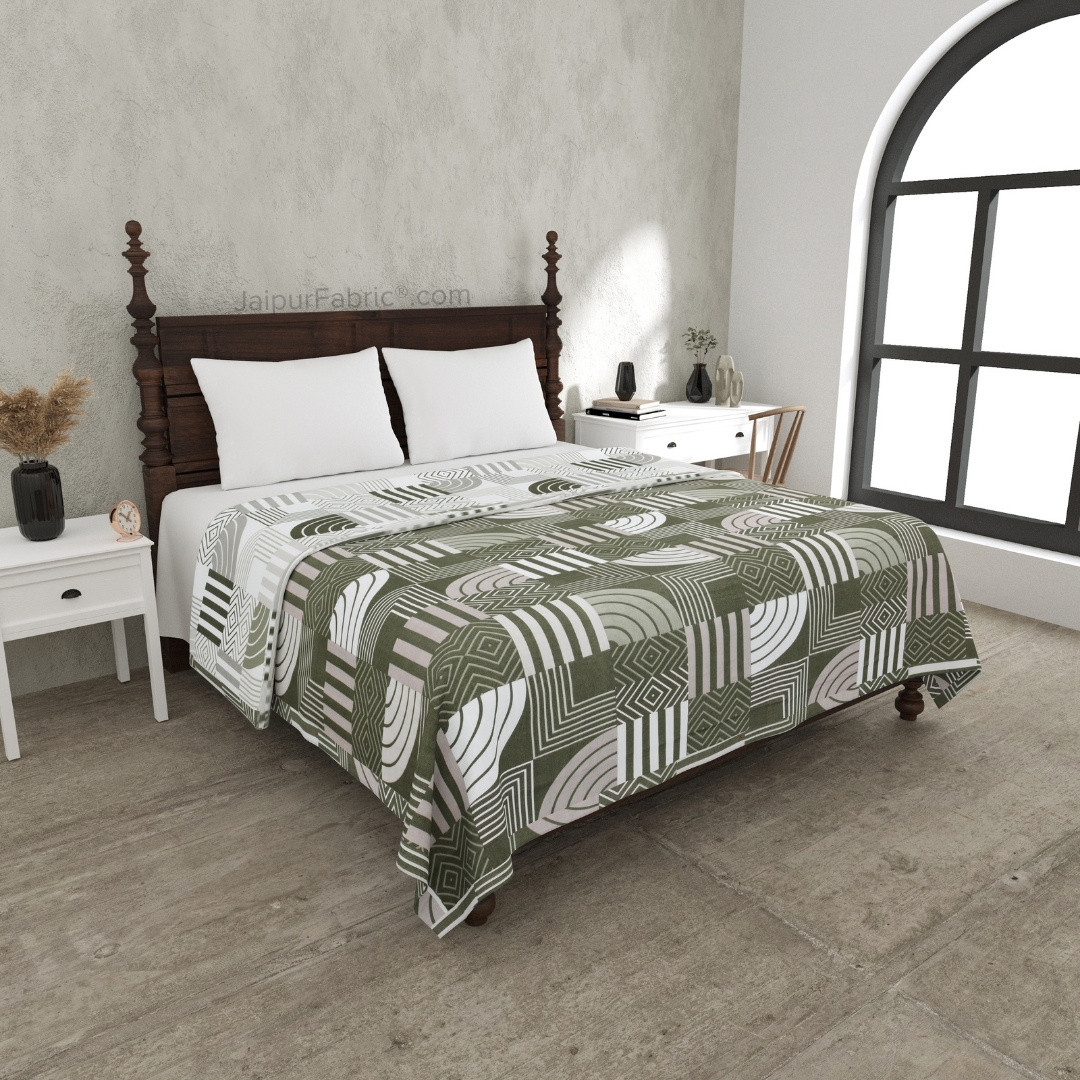 Geometric Maze Green Cotton Reversible Double Bed Dohar