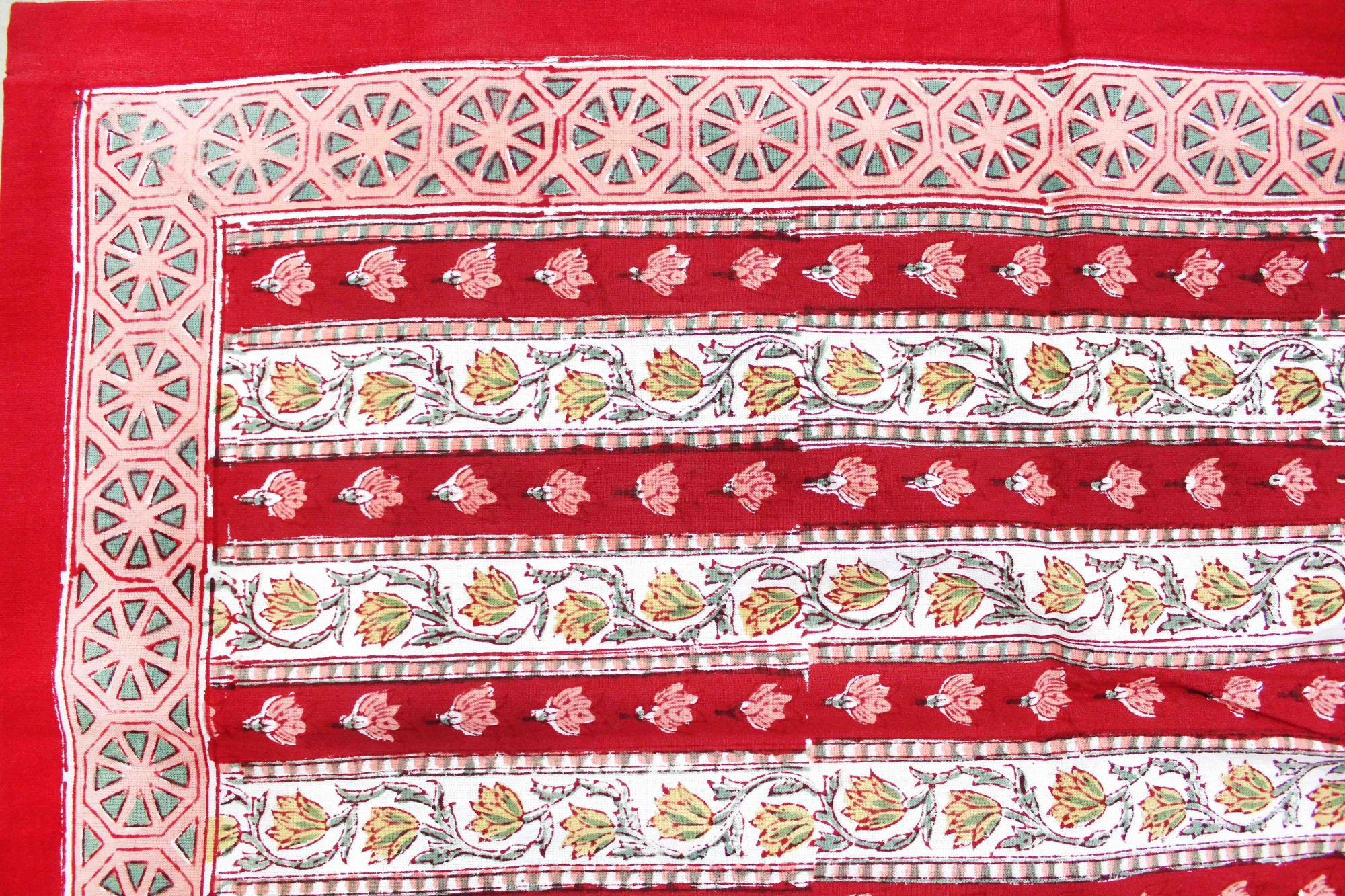 Beautiful Red Vertical Print Single Bed Sheet with Two Pillow Covers