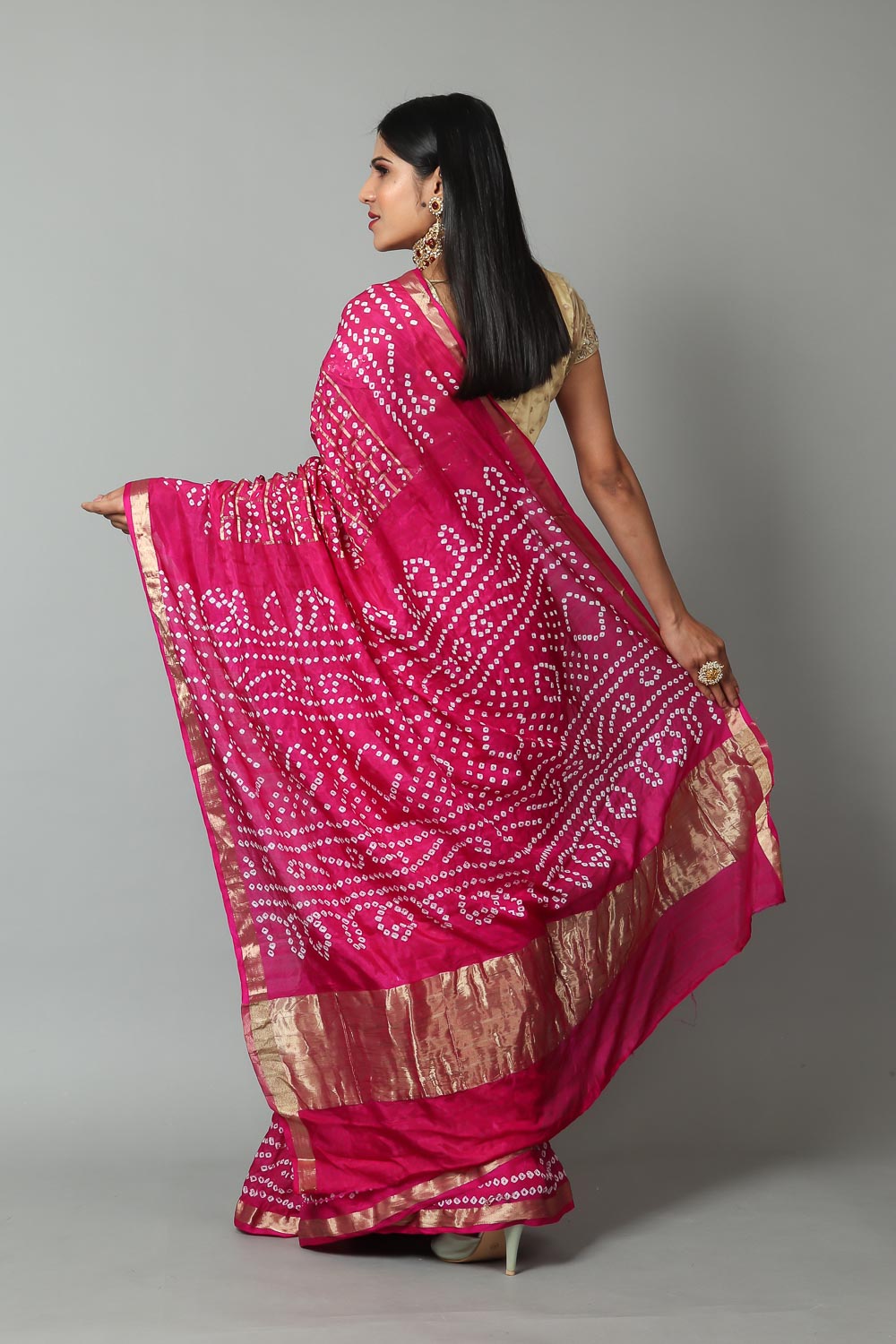 Bandhani with Zari Weaving Bandhani Pallu Silk Pink Saree with Blouse Piece