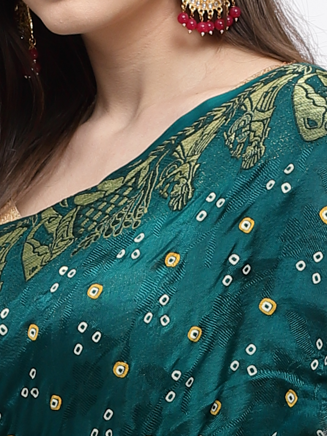 Green Women Bandhani With Zari Weaving Silk Saree And Unstitched Blouse