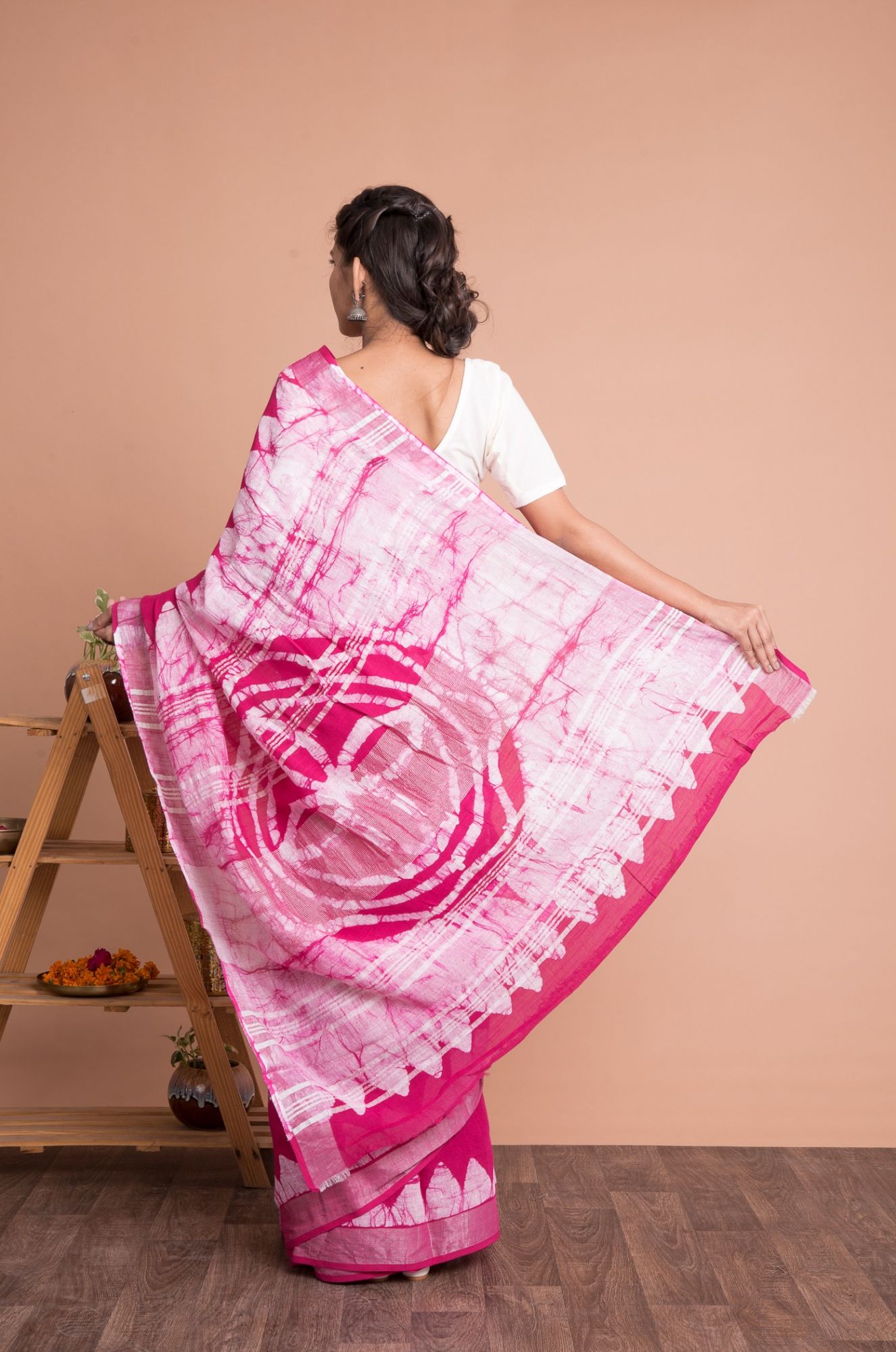 Women Batik Print Motif Cotton Linen Saree with Unstitched Blouse - Pink
