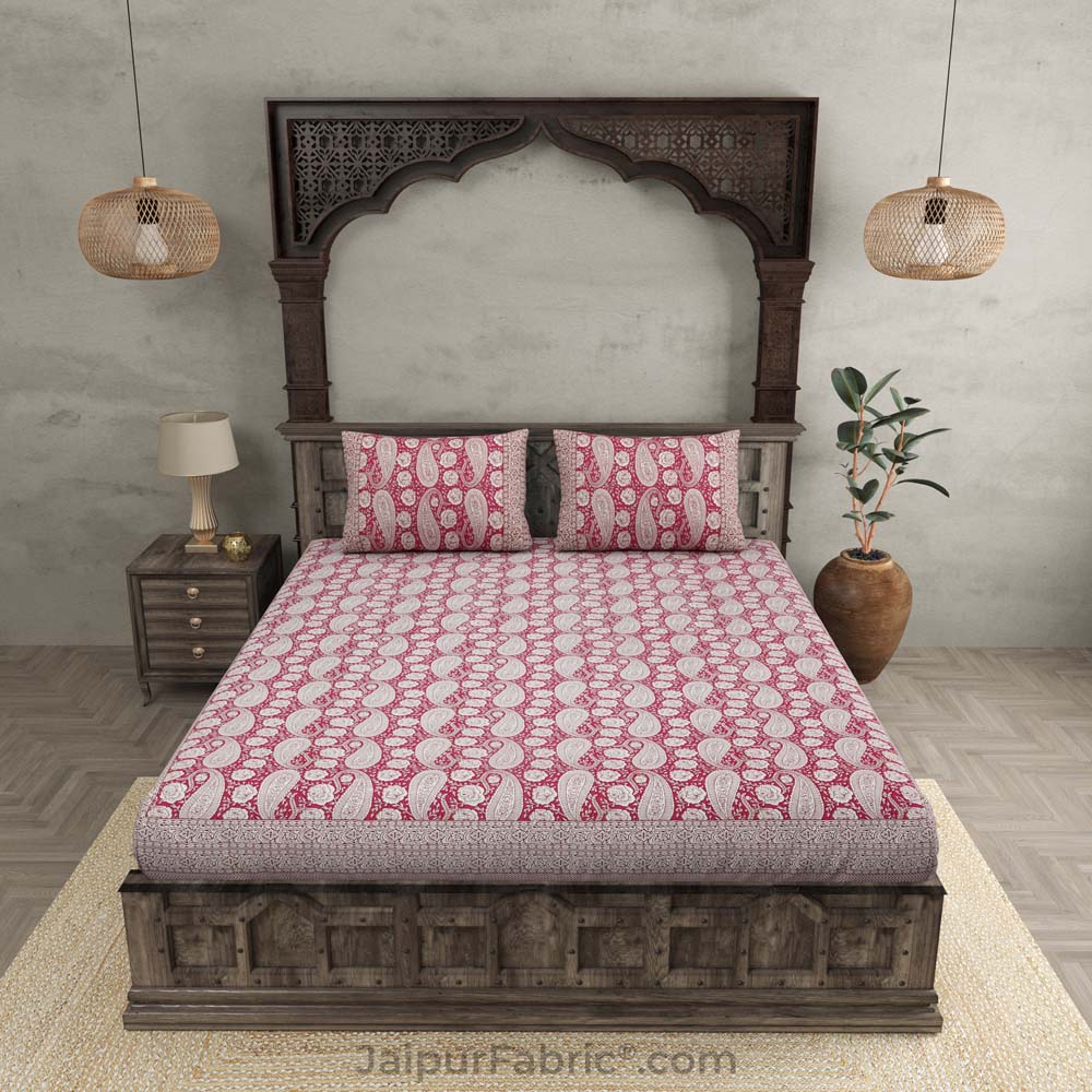 Beautiful Pink Artistic Paisley Double Bedsheet