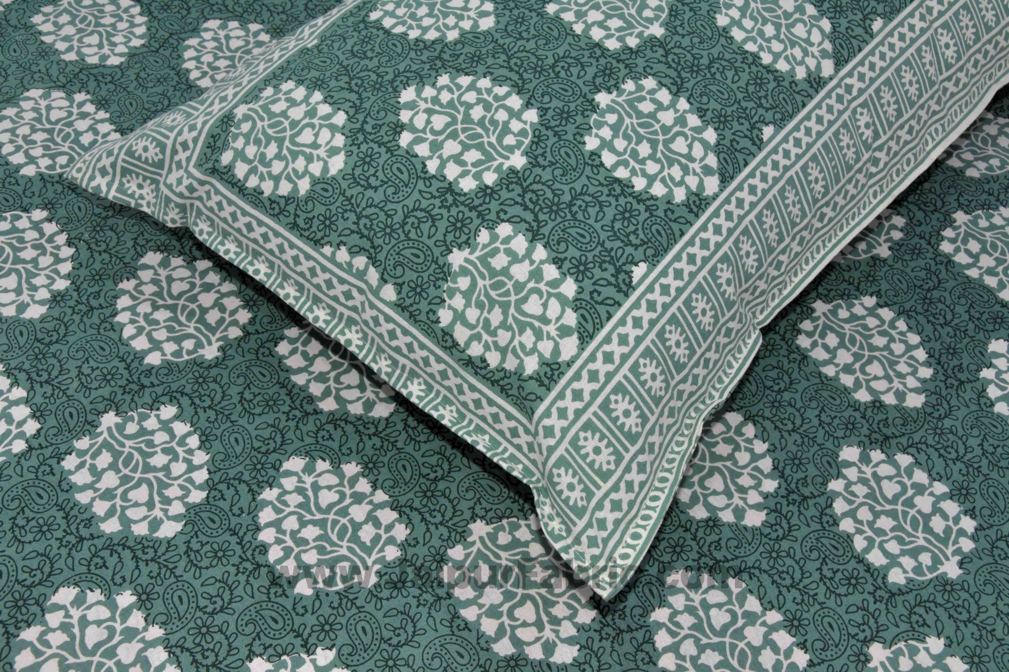 Green Traditional Badge Double Bedsheet