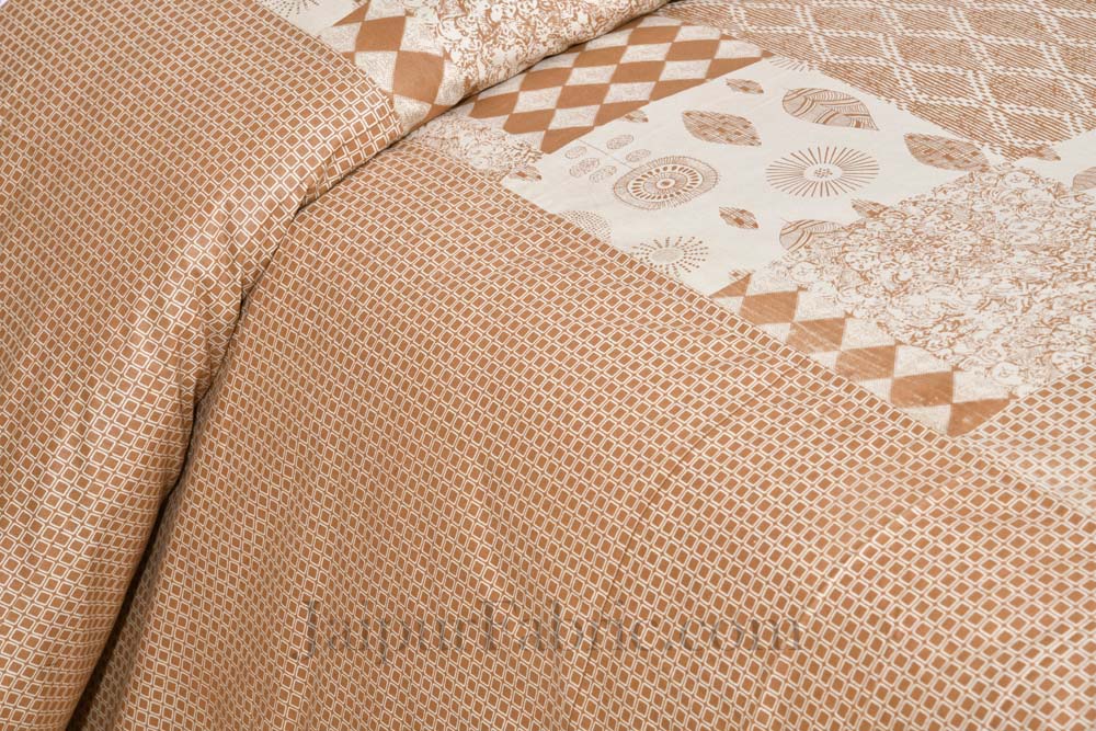 Delightful Creamish  Checks Print  Pure Cotton King Size Double Bedsheet
