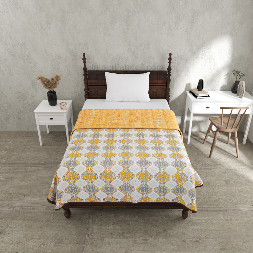 Wavy Ethnic Yellowish Grey Single Bed Dohar Blanket