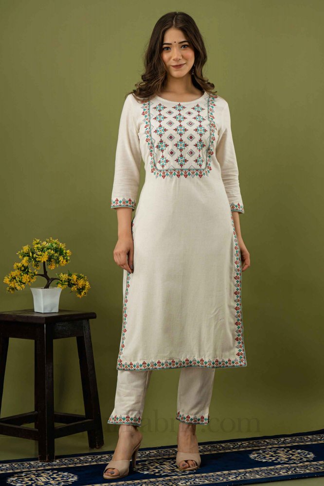 Buy Desert Shine by Sulochana Jangir White Handwoven Chanderi Kurta And Pant  Set Online  Aza Fashions