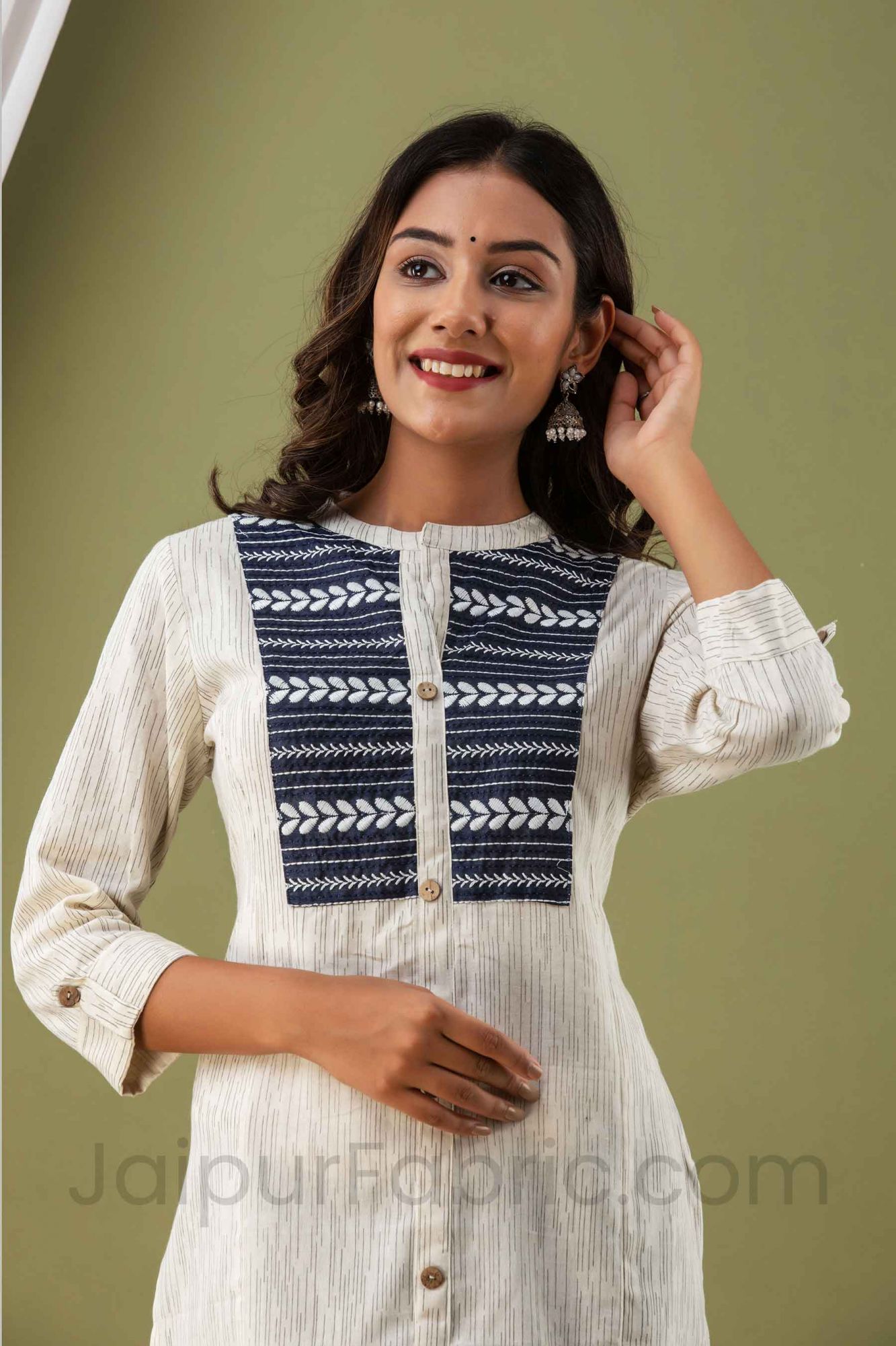White Cotton Chikankari Kurti With Front Cut, Size: M at Rs 679 in New Delhi