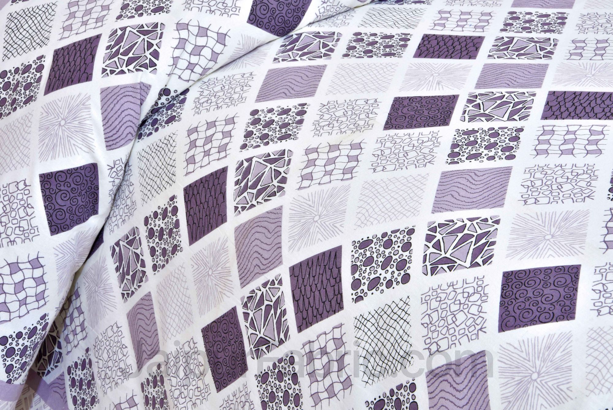 Geometric Kite Lilac Cotton King Size Bedsheet