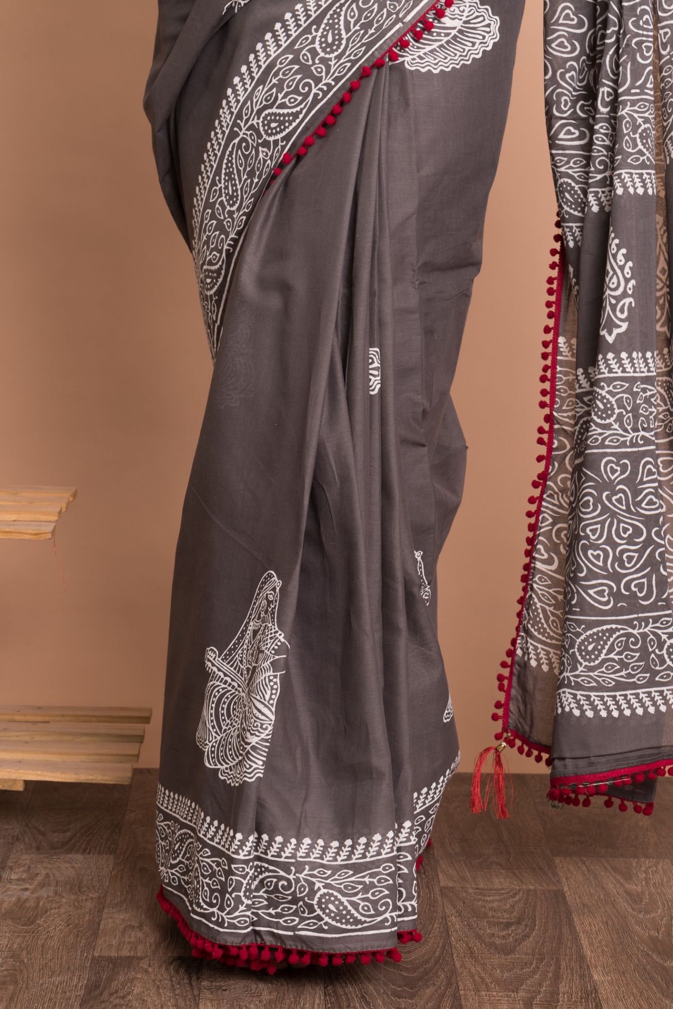 Women Discharge Print Cotton Mulmul Saree with Unstitched Blouse - Grey